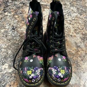 Brand new without tags Dr Martens 1460 Pascal size 7.  Cute floral design!
